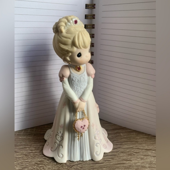 Precious Moments Your Love Fills My Heart Limited Edition - Picture 4 of 5